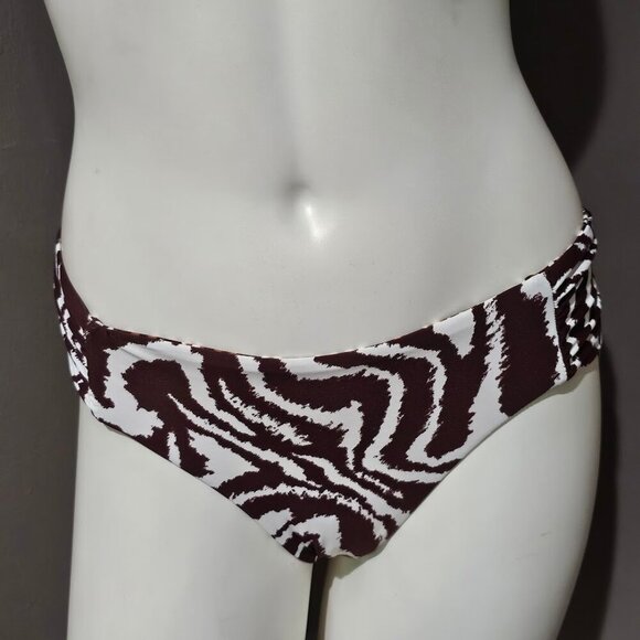 La Blanca Fierce Lines Reversible Side Shirred Hipster Bottom - Picture 2 of 14